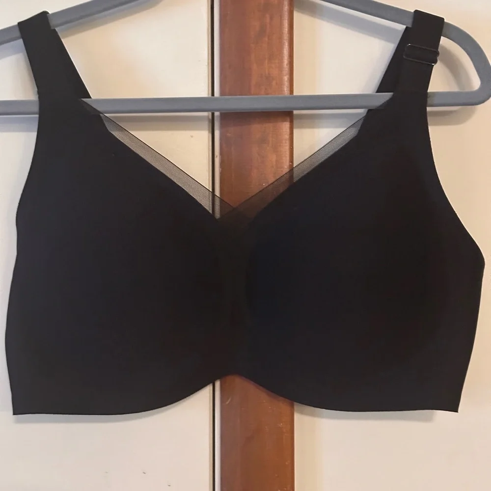 Sleek Black Women's Bra - Picture 8 of 11